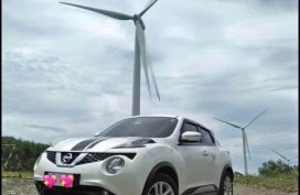 Selling White Nissan Juke in Dasmariñas