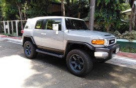 Selling Silver Toyota Fj Cruiser in Manila