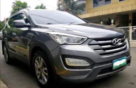 Selling Grey Hyundai Santa Fe 2013 in Quezon City