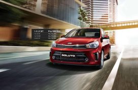 Red Kia Soluto for sale in Rodriguez