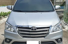 Selling Silver Toyota Innova in Manila