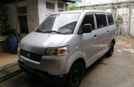 Selling White Suzuki Apv in Quezon City