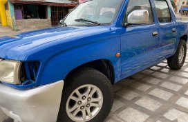 Sell Blue Toyota Hilux in Talavera