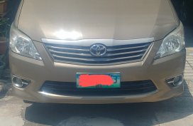 TOYOTA INNOVA E 2013 AT