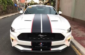 Selling White Ford Mustang in Marikina