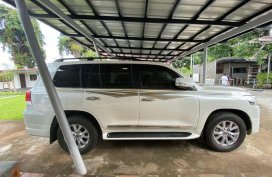 Sell White Toyota Land Cruiser in Manila