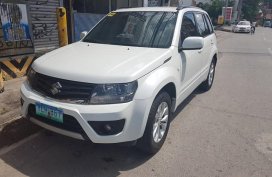 White Suzuki Grand Vitara 2014 for sale in Manila