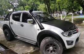 2010 MITSUBISHI STRADA MT