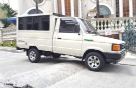 Selling White Toyota tamaraw for sale in Manila