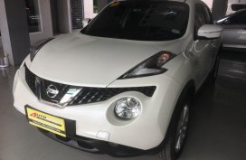 Sell White 2015 Nissan Juke in San Fernando