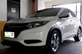 White Honda Hr-V for sale in Makati