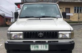 Selling White Toyota tamaraw in Manila