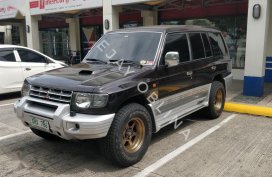 Selling Black Mitsubishi Pajero in Biñan