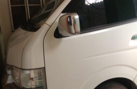 White Toyota Grandia for sale in Valenzuela