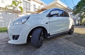 Sell White Mitsubishi Mirage in Parañaque