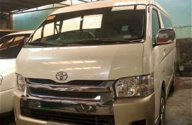 Selling Pearl White Toyota Grandia 2018 in Quezon City