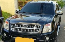 Black Isuzu Alterra for sale in Manila