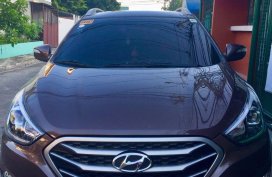 Selling Black Hyundai Tucson in Quezon City