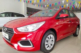 Selling Red Hyundai Accent in Quezon City
