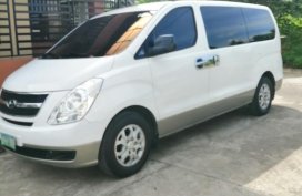 White Hyundai Grand starex for sale in Manila