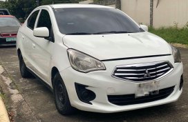 Selling Pearl White Mitsubishi Mirage in Quezon City