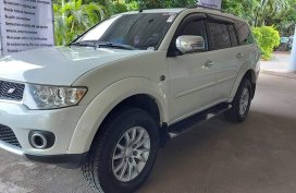 2014 White Mitsubishi Montero GLSV