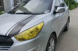 Sell Birghtsilver 2012 Hyundai Tucson in Bacoor