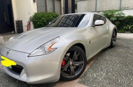 Sell Silver 2009 Nissan 370Z in Quezon City