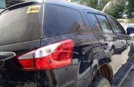 Sell Black 2017 Isuzu Mu-X in Mandaue