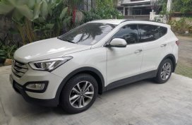 White Hyundai Santa Fe for sale in Quezon City