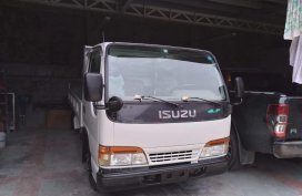 White Isuzu Elf 2019 for sale in Valenzuela