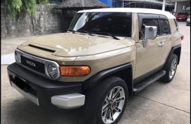 2015  Toyota FJ cruiser 820,000