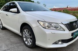 Sell Pearl White 2013 Toyota Camry in Parañaque
