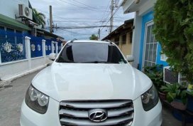 White Hyundai Santa Fe 2015 for sale in Pampanga