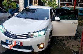 1.6 V Toyota Corolla Altis 2016 top of the line