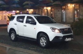 White Isuzu Mu-X 2015 for sale in Quezon City