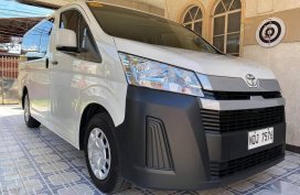 White Toyota Hiace for sale in Quezon