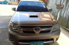 Selling Silver Toyota Hilux in Baguio