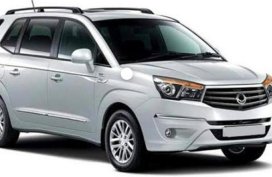 Sell Pearl White SsangYong Rodius in Cebu City