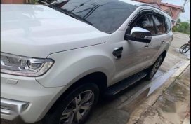 White Ford Everest 2016 for sale in San Mateo
