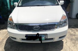 White Kia Carnival for sale in Manila