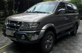 Selling Black Isuzu Sportivo in Taguig