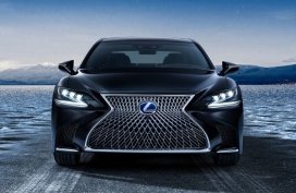 Lexus LS 500h 3.5 AT