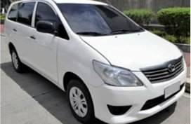 White Toyota Innova for sale in Mandaluyong 
