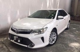 Pearl White Toyota Camry for sale in Parañaque