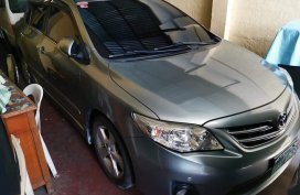 Selling Grey Toyota Corolla altis in Manila