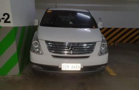 Sell White 2015 Hyundai Grand starex in Pasig