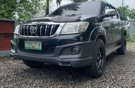 Selling Black Toyota Hilux in Manila