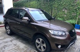 Brown Hyundai Santa Fe 2012 for sale in Manila