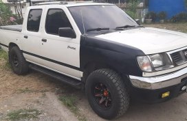 Sell Pearl White 2000 Nissan Frontier in Cavite